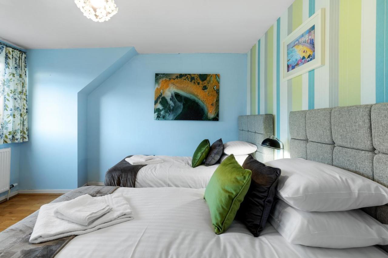 Staiforce 2 Bedroom House With Parking Мейдънхед Екстериор снимка